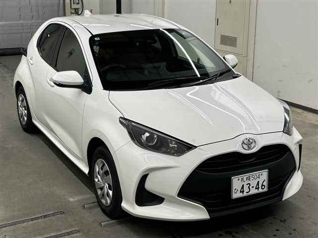 TOYOTA YARIS — фото