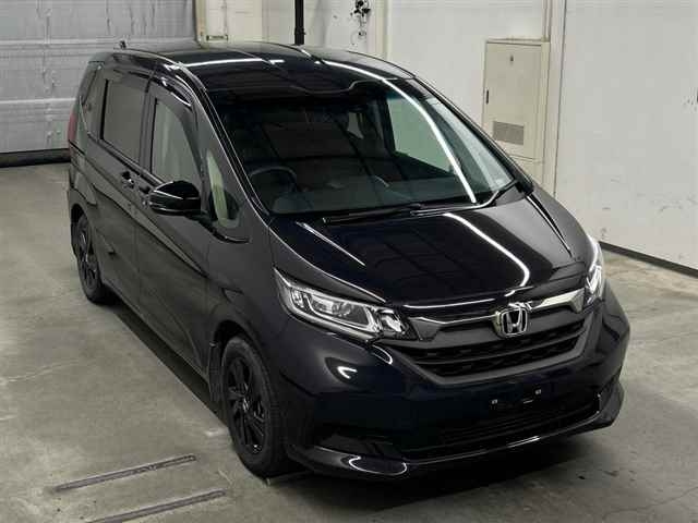 HONDA FREED — фото