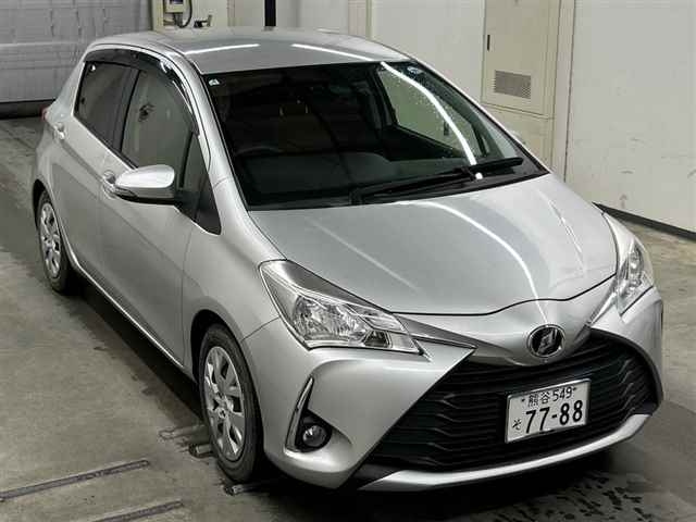 TOYOTA VITZ — фото
