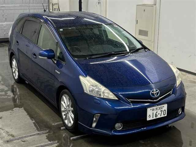 TOYOTA PRIUS — фото