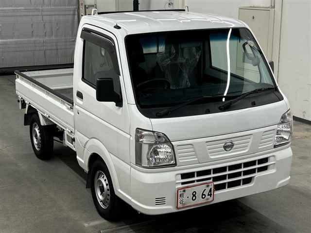 NISSAN CLIPPER — фото