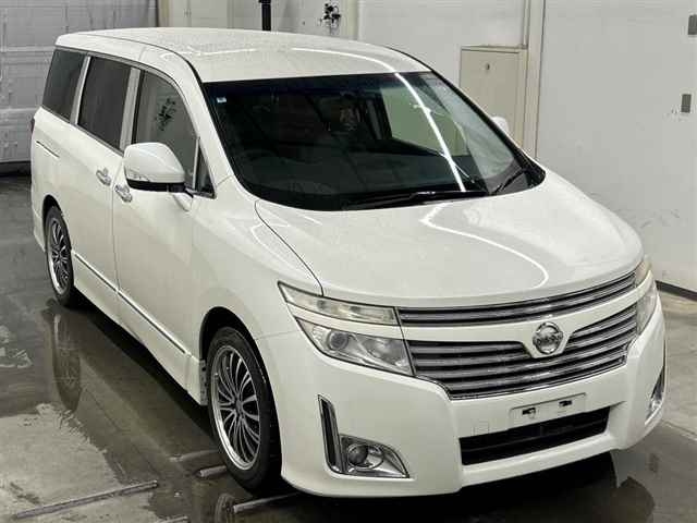 NISSAN ELGRAND — фото
