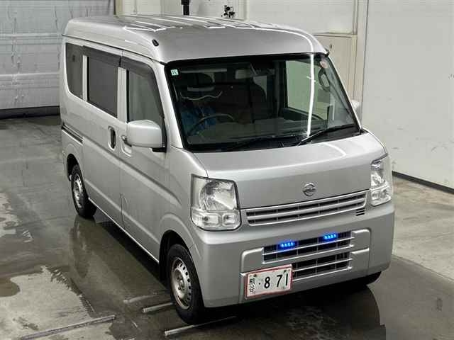 NISSAN CLIPPER — фото