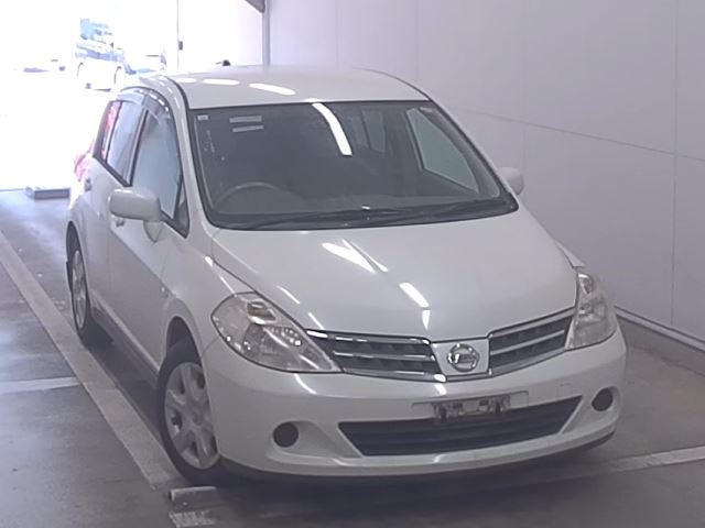 NISSAN TIIDA — фото