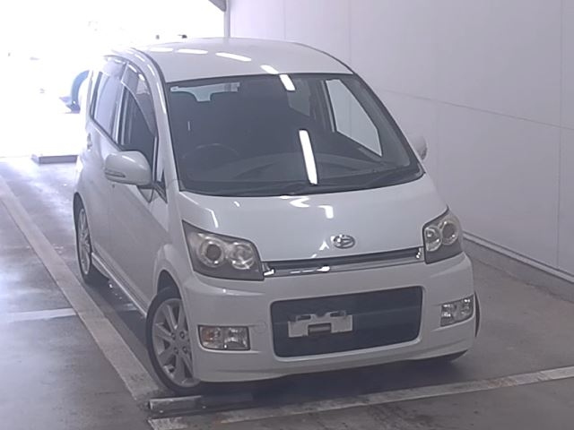 DAIHATSU MOVE — фото