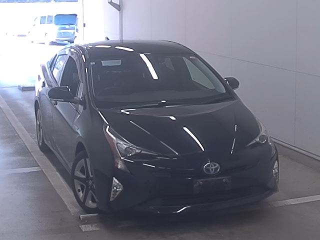 TOYOTA PRIUS — фото