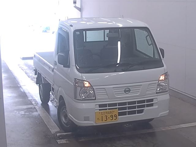 NISSAN CLIPPER — фото