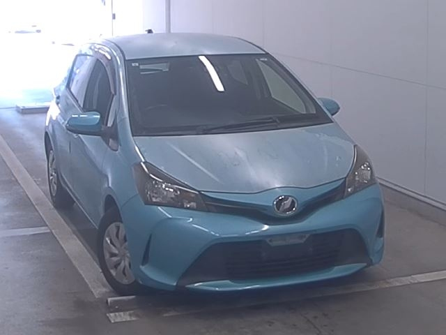TOYOTA VITZ — фото
