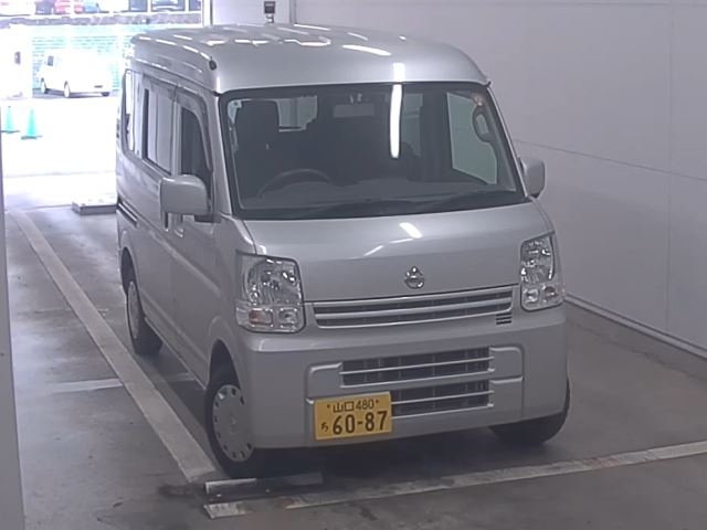 NISSAN CLIPPER — фото