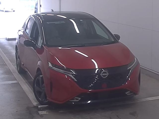 NISSAN AURA — фото