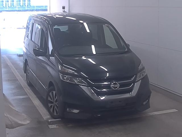 NISSAN SERENA — фото