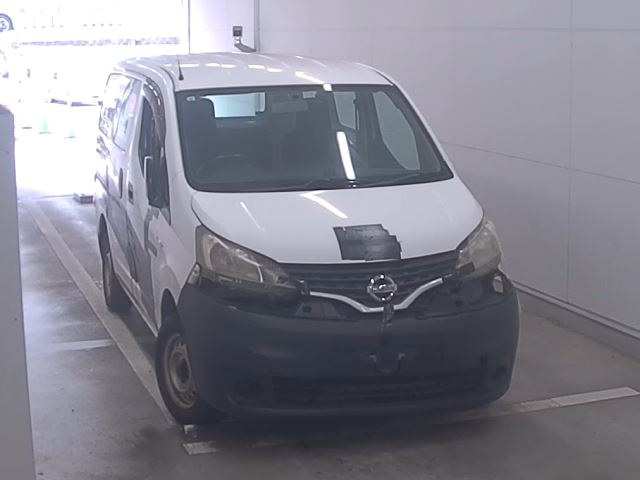 NISSAN NV200 — фото