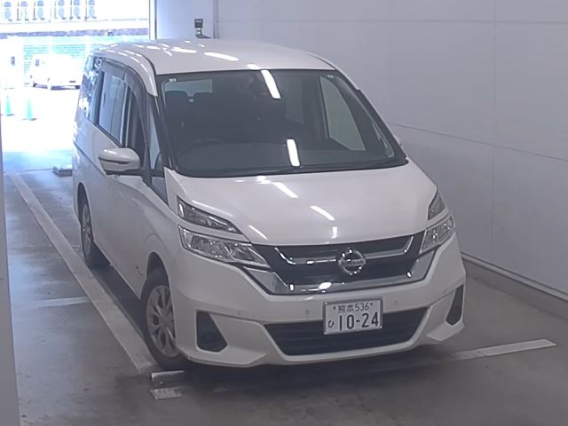 NISSAN SERENA — фото