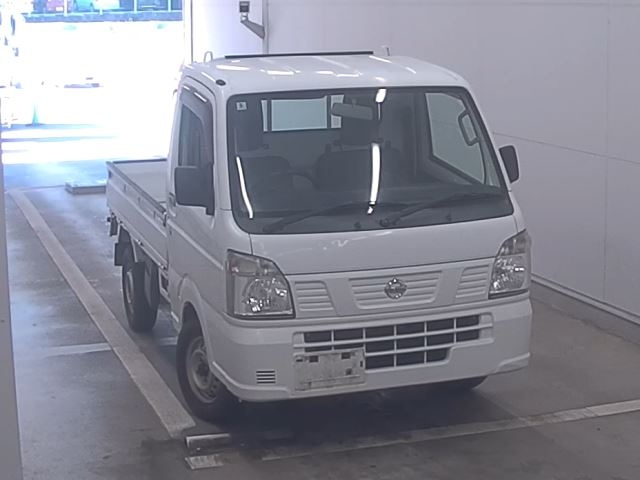 NISSAN CLIPPER — фото