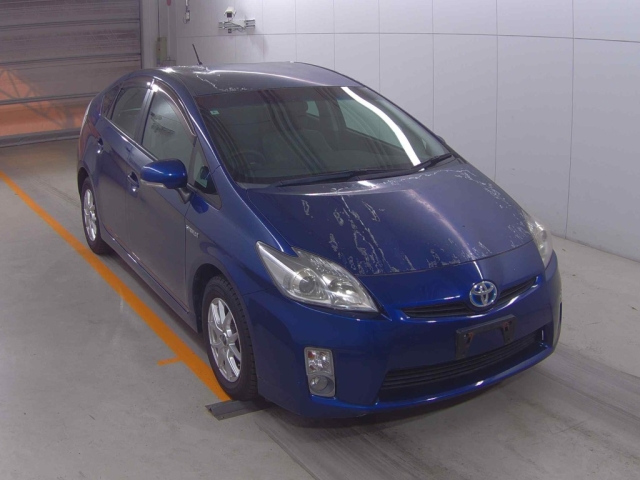 TOYOTA PRIUS — фото