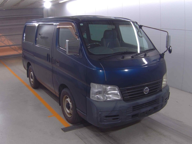 NISSAN CARAVAN — фото