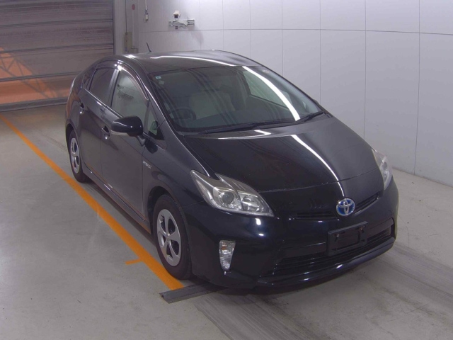 TOYOTA PRIUS — фото