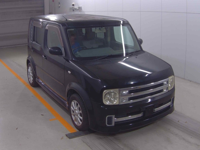 NISSAN CUBE — фото