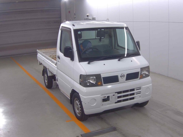 NISSAN CLIPPER — фото