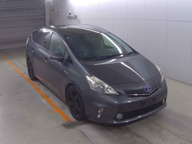 TOYOTA PRIUS — фото