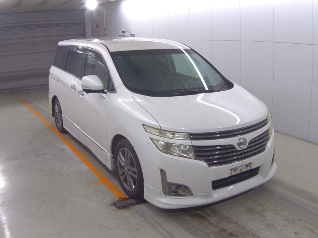 NISSAN ELGRAND — фото