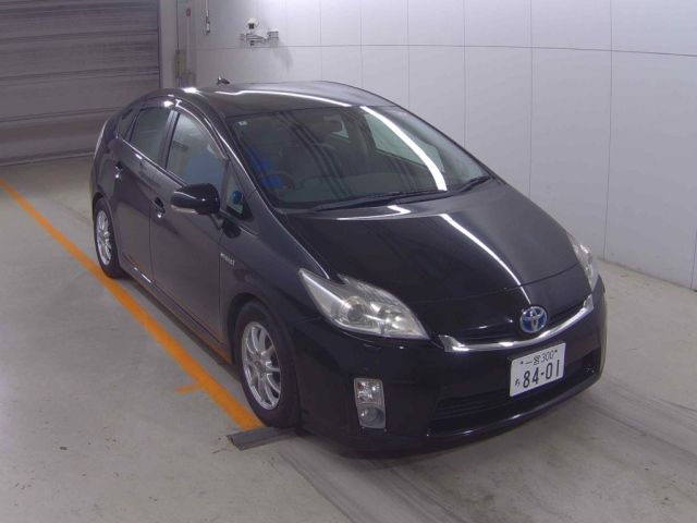 TOYOTA PRIUS — фото