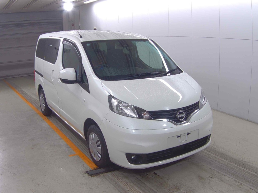 NISSAN NV200 — фото