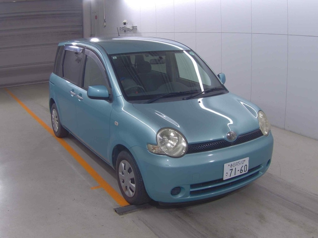 TOYOTA SIENTA — фото