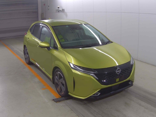NISSAN AURA — фото