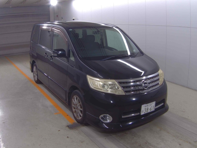 NISSAN SERENA — фото