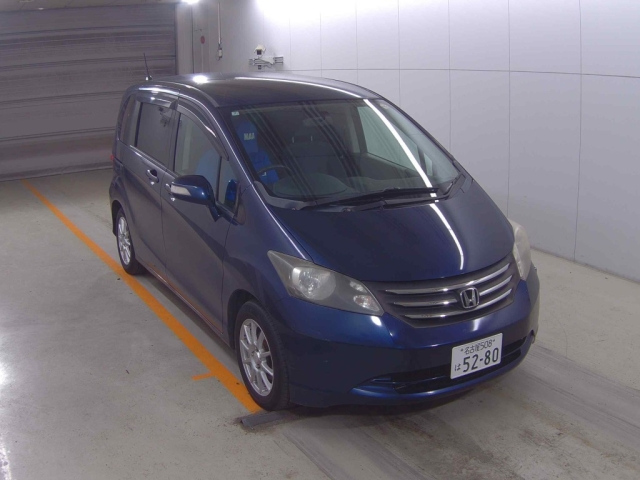 HONDA FREED — фото