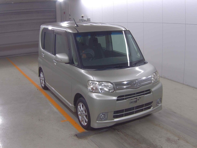 DAIHATSU TANTO — фото