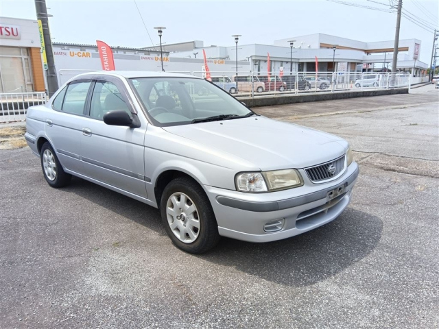 NISSAN SUNNY — фото