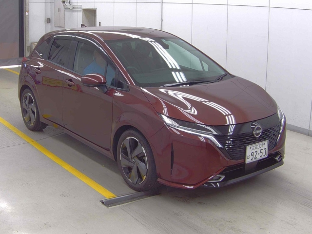 NISSAN AURA — фото