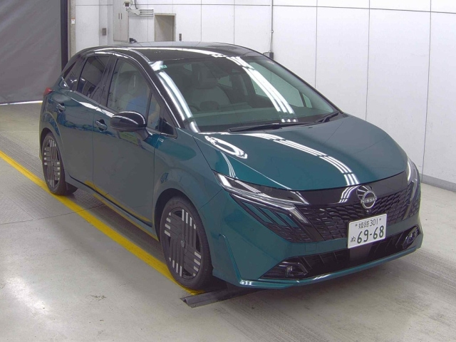 NISSAN AURA — фото