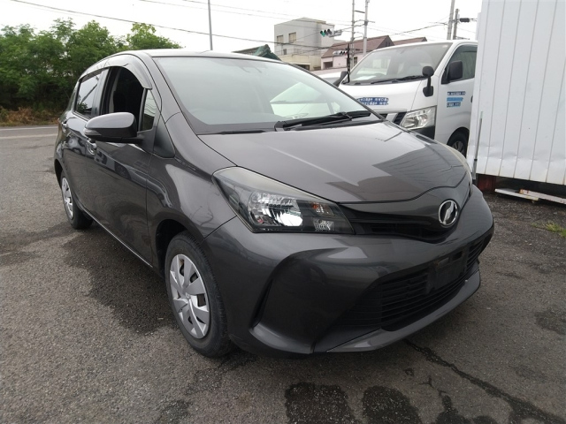 TOYOTA VITZ — фото