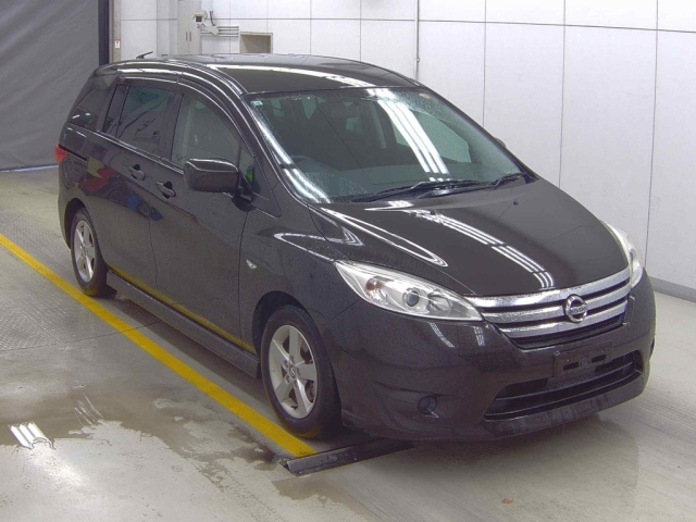 NISSAN LAFESTA — фото