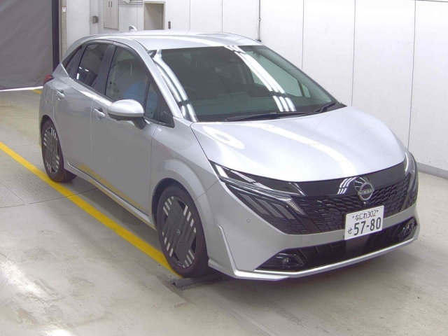 NISSAN AURA — фото