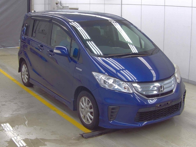 HONDA FREED — фото