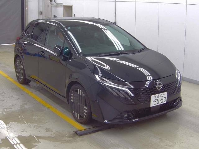 NISSAN AURA — фото