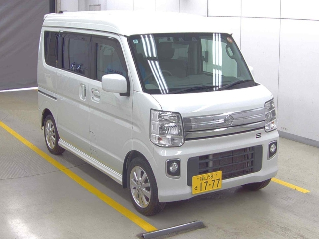 NISSAN CLIPPER — фото