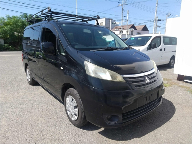 MITSUBISHI DELICA — фото