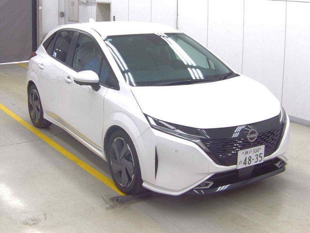 NISSAN AURA — фото