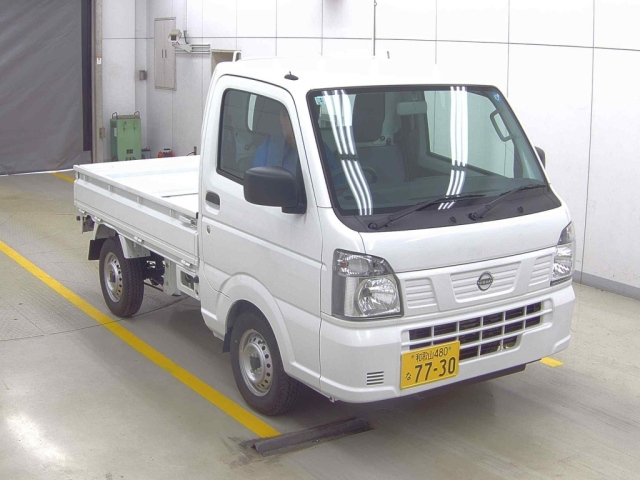 NISSAN CLIPPER — фото