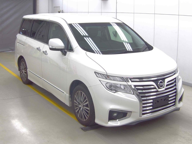 NISSAN ELGRAND — фото