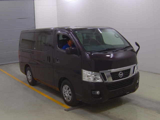 NISSAN CARAVAN — фото