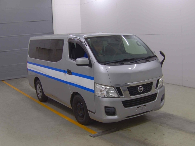 NISSAN CARAVAN — фото