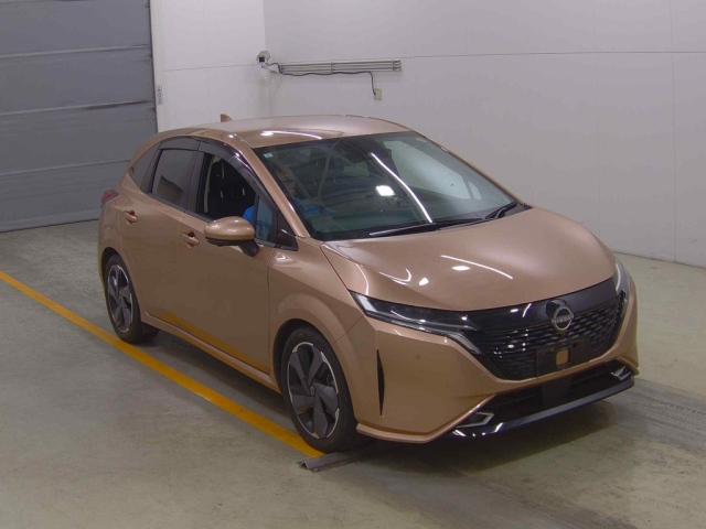 NISSAN AURA — фото