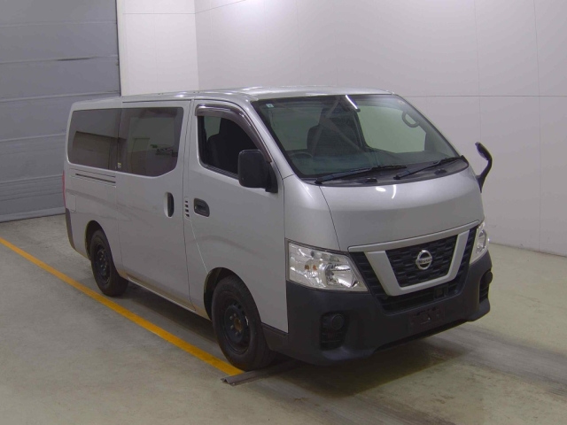 NISSAN CARAVAN — фото