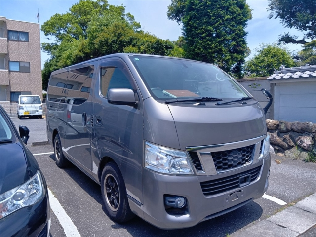 NISSAN CARAVAN — фото